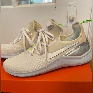 Women’s Nike Free TR 8 - good used condition size 8